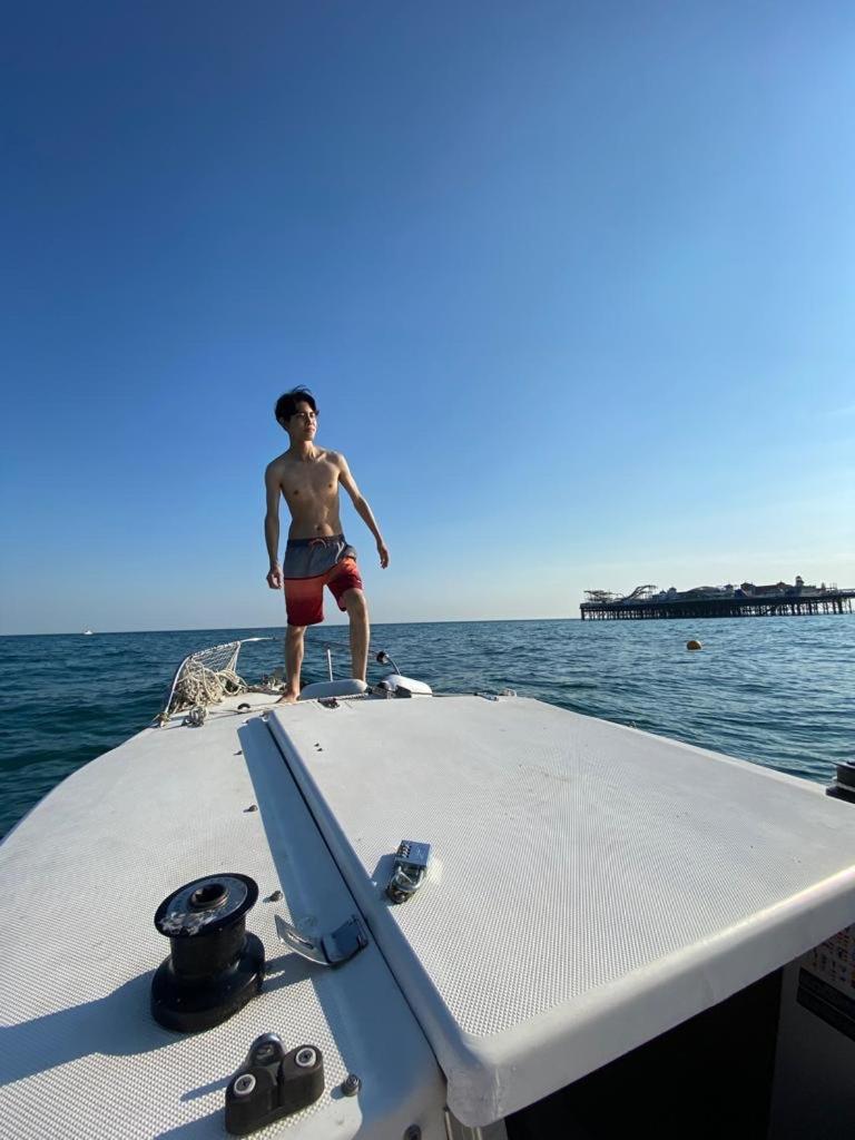 Little Brighton Beach Apartments - Also Separate Spa Cabin And Watersports Екстер'єр фото