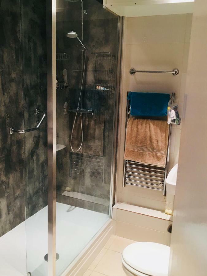 Little Brighton Beach Apartments - Also Separate Spa Cabin And Watersports Екстер'єр фото