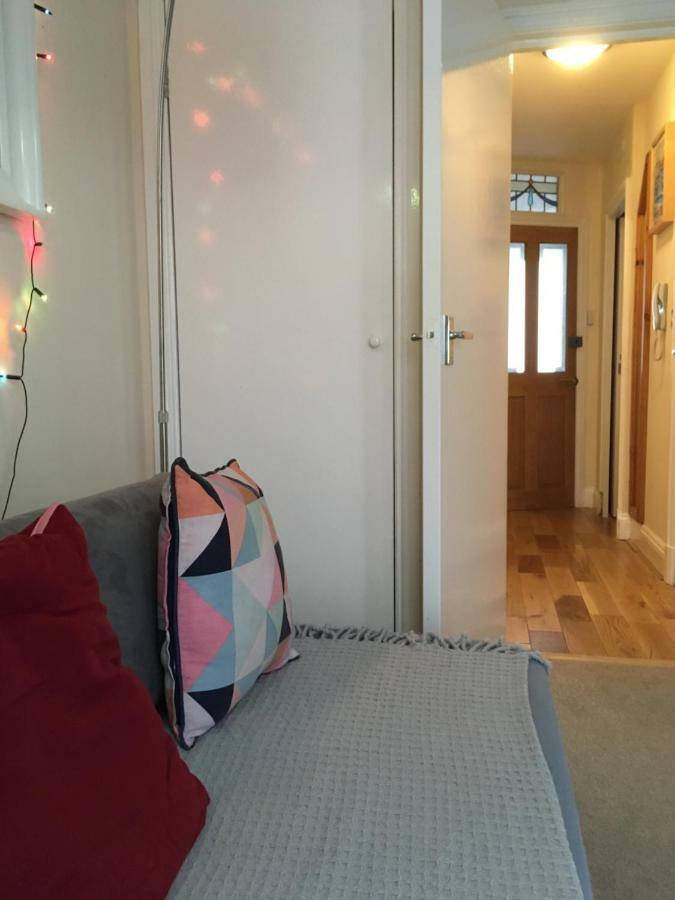 Little Brighton Beach Apartments - Also Separate Spa Cabin And Watersports Екстер'єр фото
