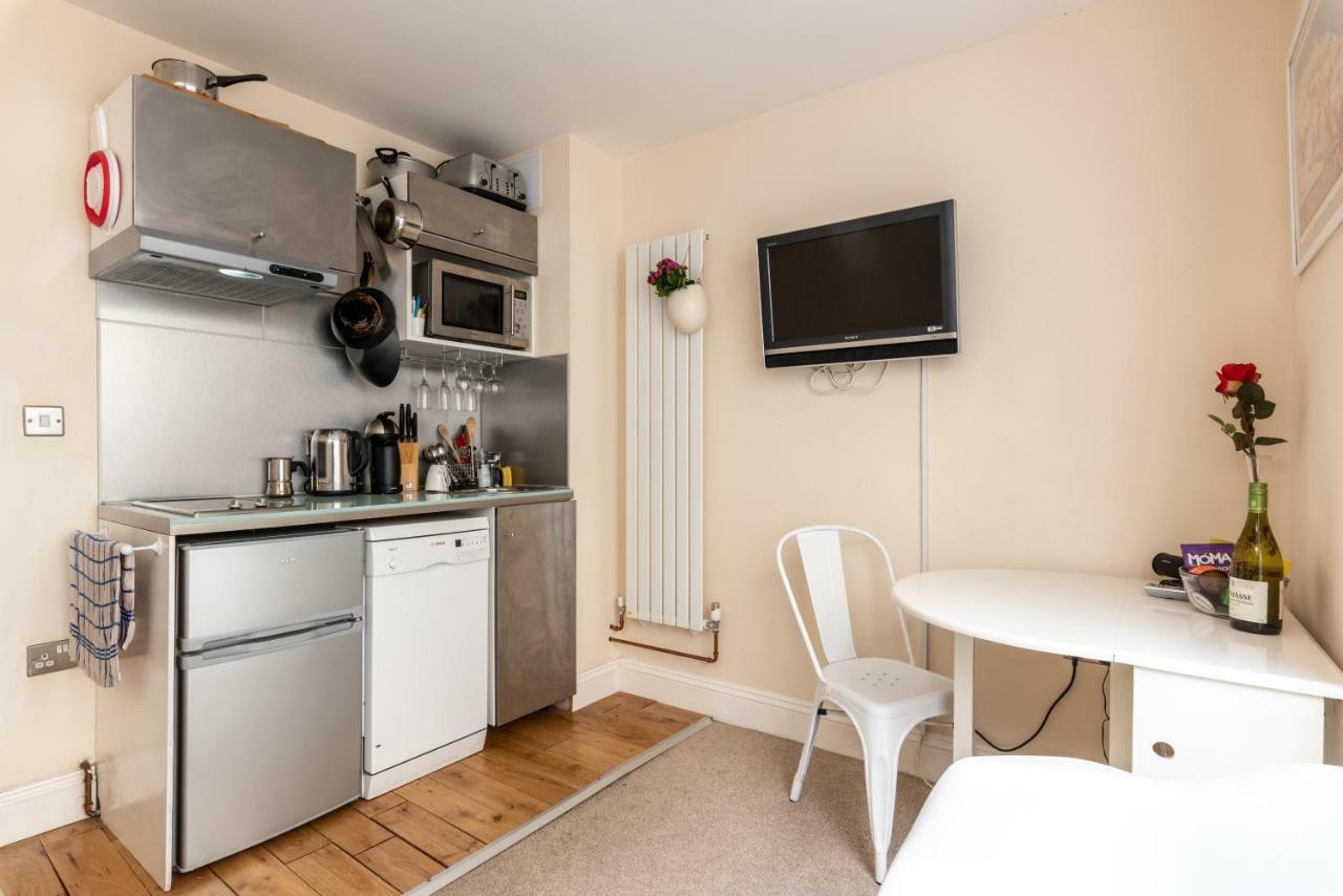 Little Brighton Beach Apartments - Also Separate Spa Cabin And Watersports Екстер'єр фото