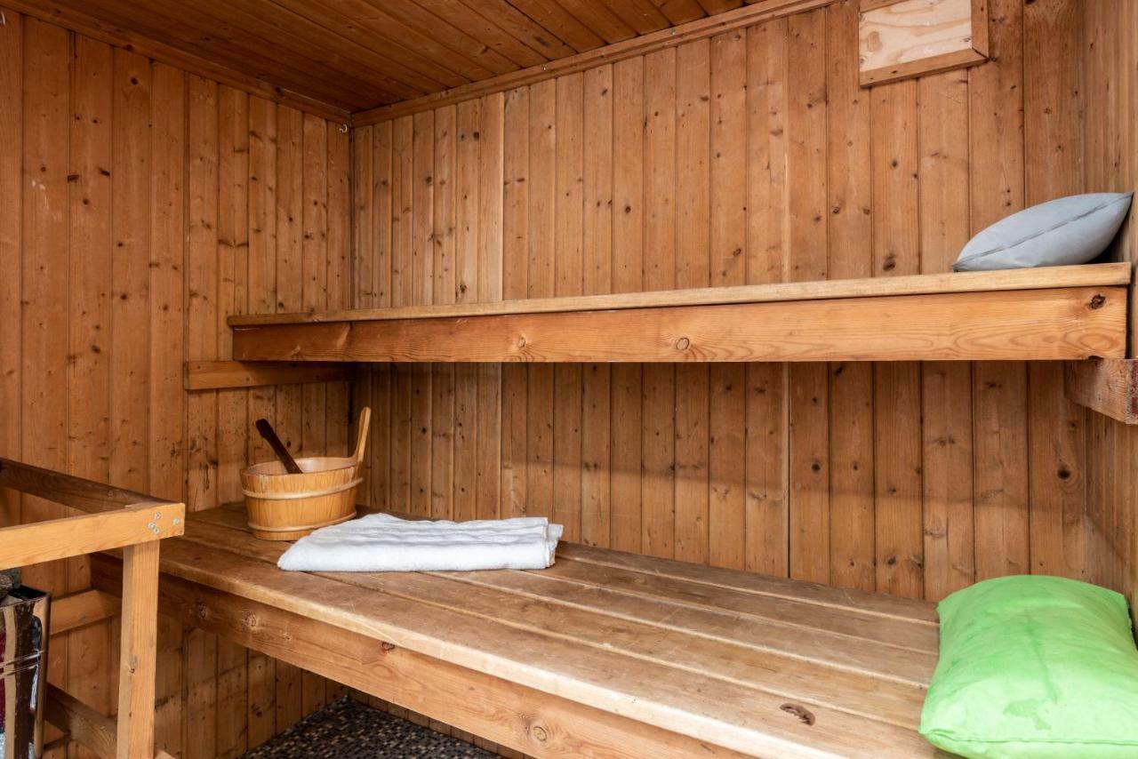 Little Brighton Beach Apartments - Also Separate Spa Cabin And Watersports Екстер'єр фото